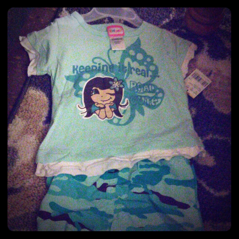 Kids clothing